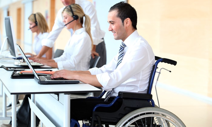 Лицата со инвалидитет конечно рамноправни на пазарот на трудот, законот влезе во Собранието на РМ.