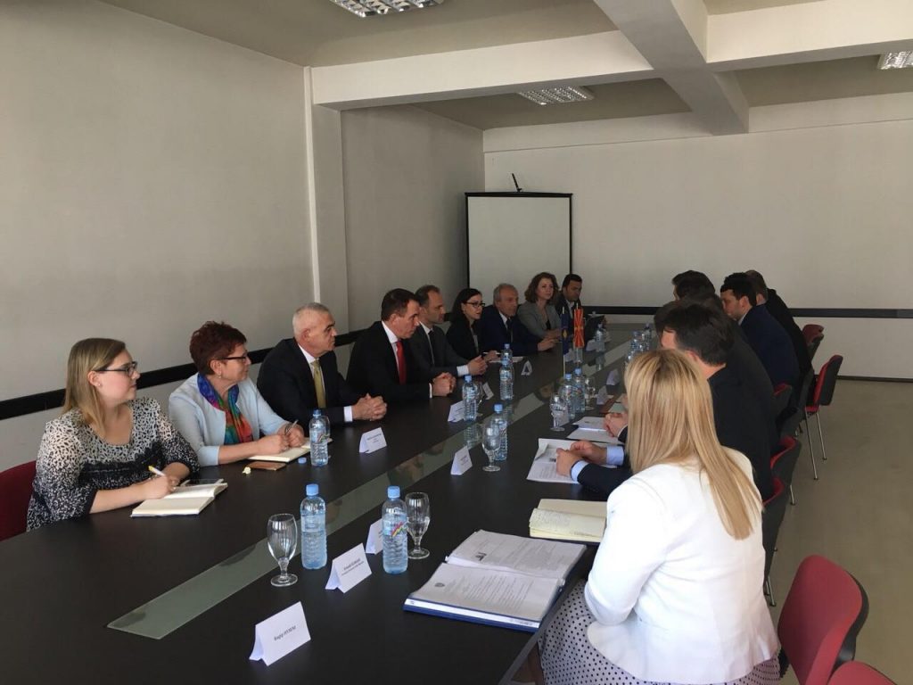 Цел ден косовска делегација на гости кај министерот за здравство Филипче