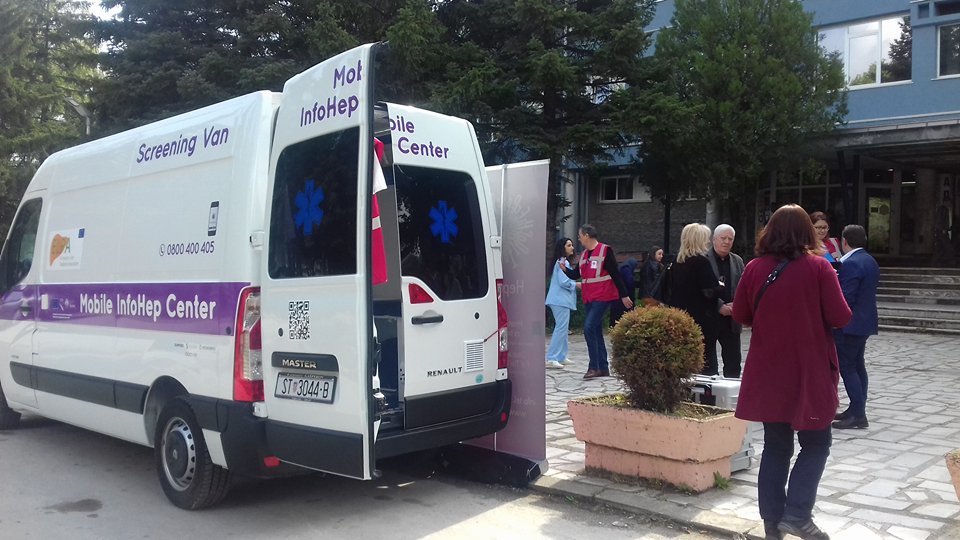 Бесплатни прегледи и тестирања за хепатит Ц во мобилно возило од Хрватска