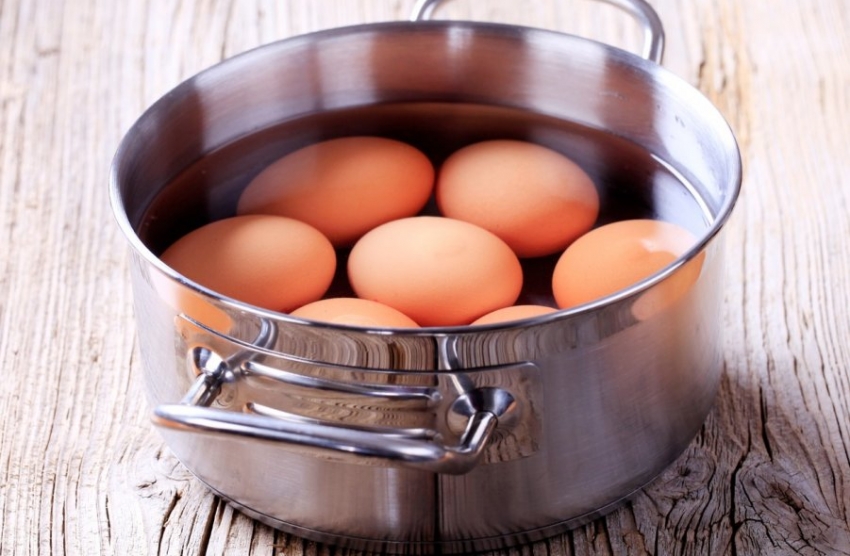 Проверете со овој трик дали јаде свежо јајце или е со поминат рок?
