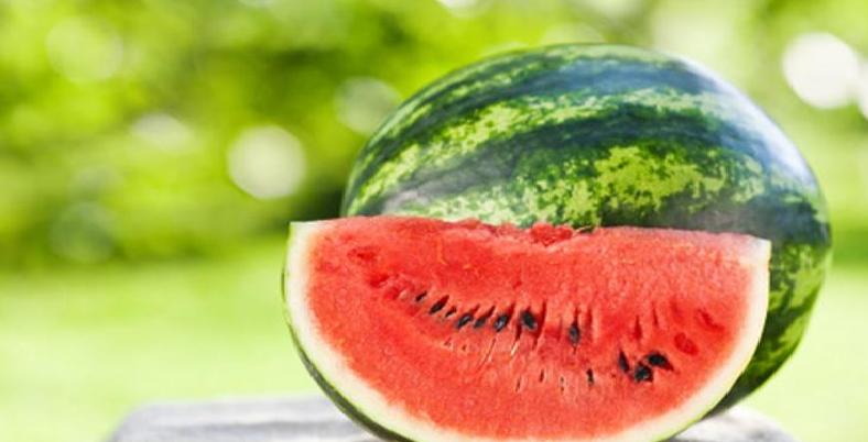 Лубеницата кралица на овошјето: Има 91% вода, речиси нема калории и полна е витамини