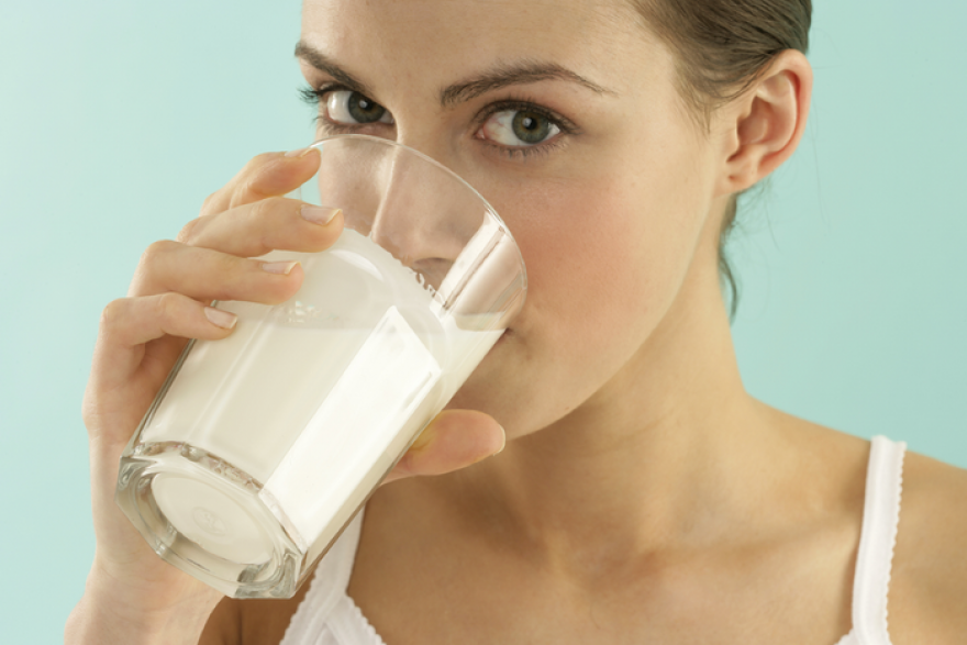 Жени внимавајте, честото пиење млеко може да предизвика рак на дојка!