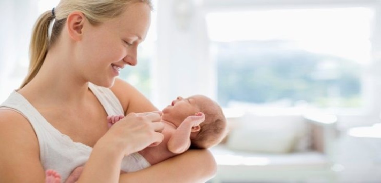 Како се развива слухот кај бебето и во колку часот најчесто тие се раѓаат?!