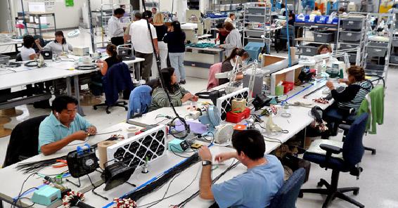 Текстилците најавуваат откази, кочница – минималната плата