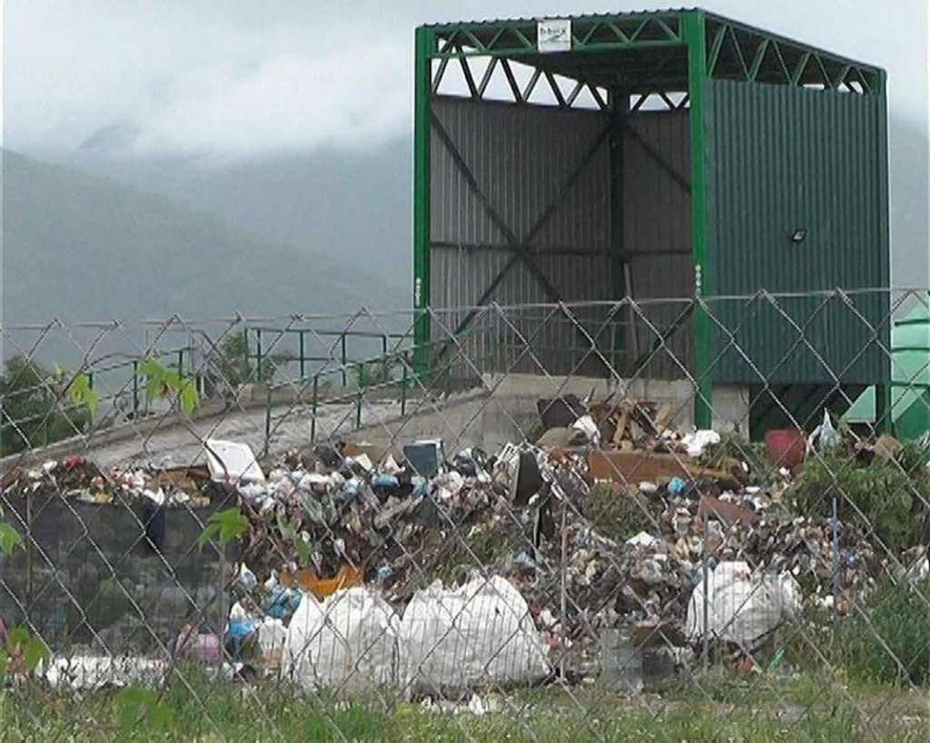 Количините смет проблем за комуналната хигиена во Тетово, градските власти спијат