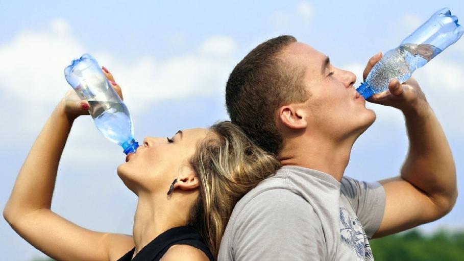 Што ќе се случи ако 30 дена пиете само вода?