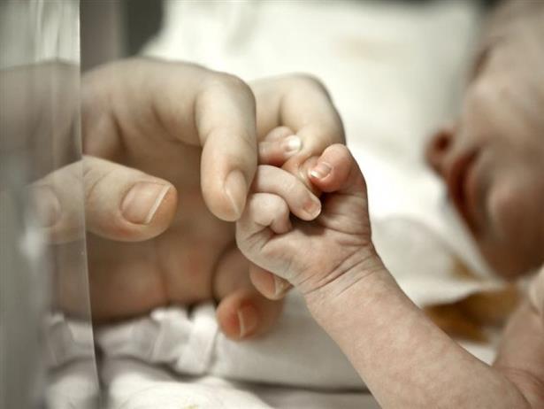 Центарот за социјални работи ќе одлучува за старателството над претепаното 14-месечно бебе по закрепнувањето