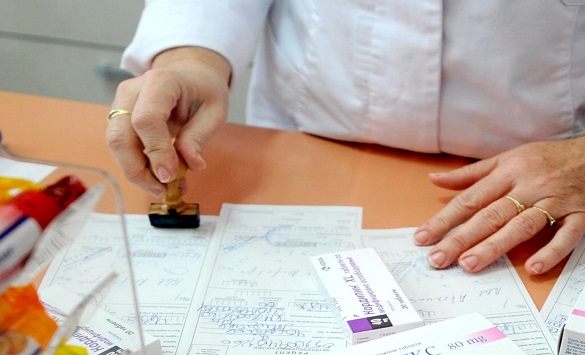 Филипче: Ексклузивно право да дава препораки за лекување во домашни услови има само матичниот лекар