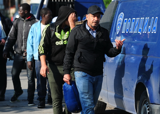 Нов наплив на мигранти во Македонија, фатени се 211 лица од кои 63 се деца