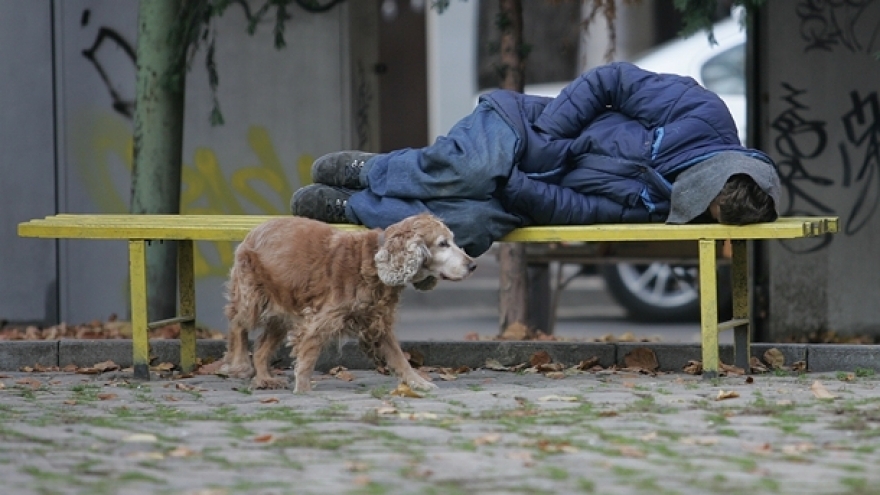 Само 90 бездомни лица зимата ќе ја поминат во засолништето Визбегово, вкупно ги има повеќе од 500-тини. Што со останатите?
