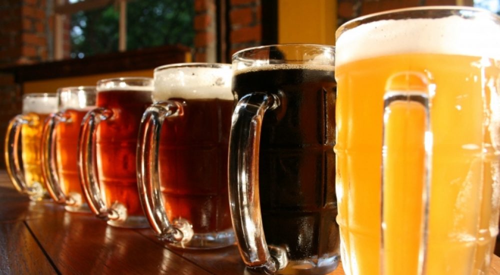 Алкохолот во калории – колку навистина дебелеат пивото, виното и жестоките пијалаци?