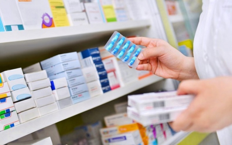 Кој наместо вас може да ја подигне терапијата од аптека по новите правила