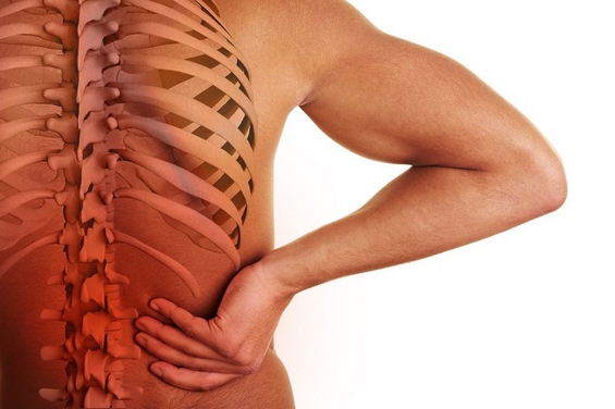 8 лоши навики кои предизвикуваат болки во грбот