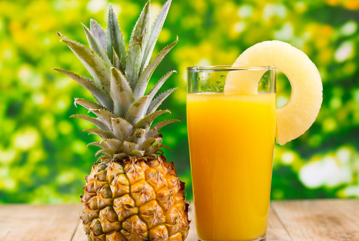 10 здравствени придобивки од пиењето сок од ананас
