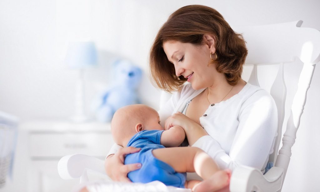 Мајчиното млеко го штити новороденчето од бактерии