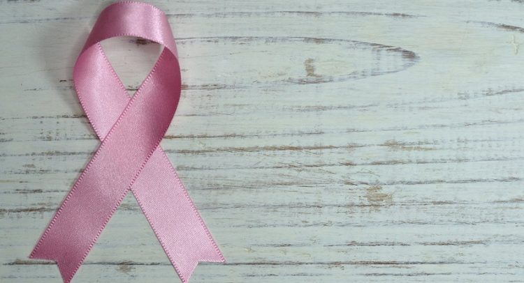 Рак на дојка кај мажи: Овие четири симптоми ги имаат мажите, но не се појавуваат кај жените