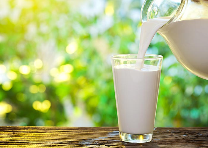Зошто треба почесто да пиете козјо млеко?