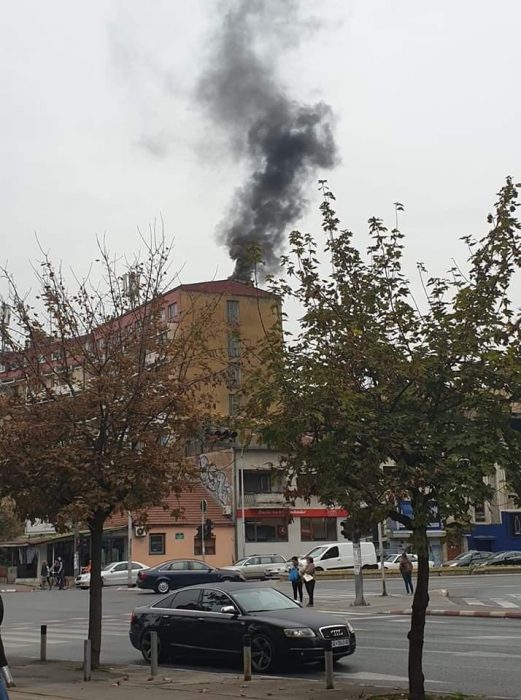Како се загадува Скопје: Црн дим од студентскиот дом Кузман