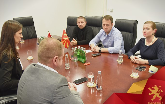 Претставници од ВМРО-ДПМНЕ остварија средба со претставници од здружението на родители на деца со ендокринолошки заболувања „Раст“