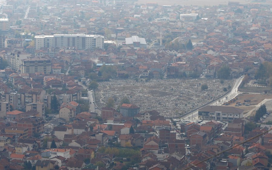 Загадениот воздух во Тетово веќе неколку дена ги труе Тетовци