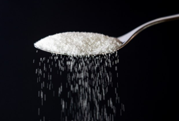 Шеќер или сол? Што е поштетно за вашето здравје?