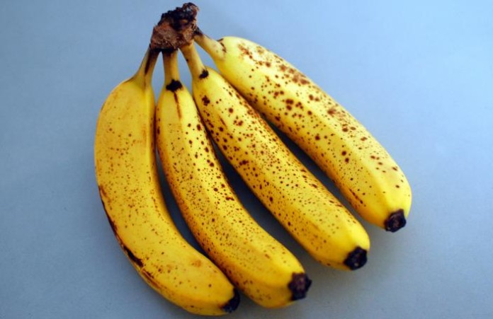 Совет за главоболка и мигрена од Кина: ставете кора од банана на челото