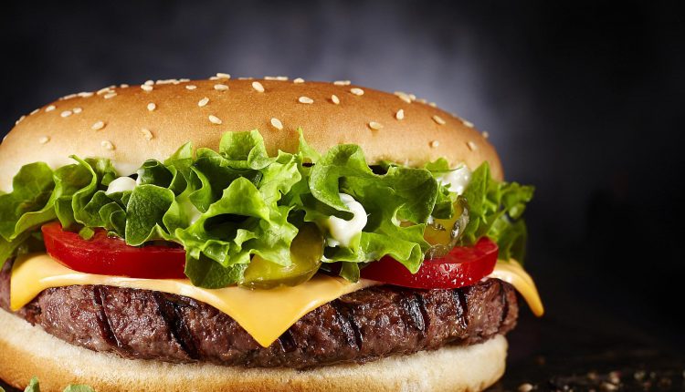 Новите истражувања покажуваат дека стресот дебелее повеќе од хамбургерот