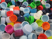 Природата ја загадуваме свесно, а својот организам несвесно: Годишно во себе внесуваме 250 грама пластика