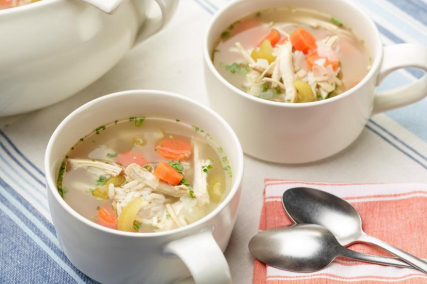 Дали пилешката супа е навистина лек за настинка?