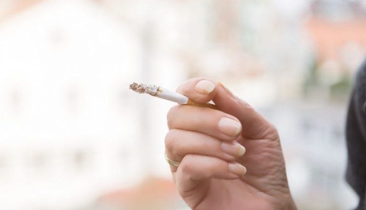 Овие 10 намирници задолжително треба да ги конзумираат пушачите