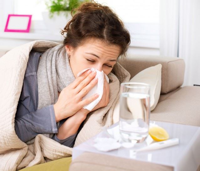Седум начини да се победи настинката на работно место во сезона на вируси