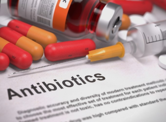 Новиот коронавирус закана за глобален недостиг од антибиотици