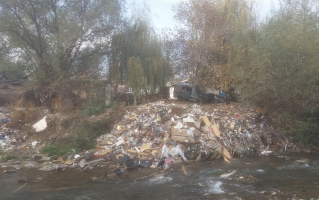 Реката Пена се претвори во депонија, општина Тетово не аплицирала со ниту еден проект за изградба на речното корито