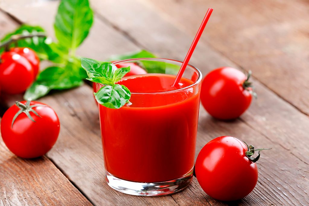 Сок од домати – помошник во борбата против вирусите!