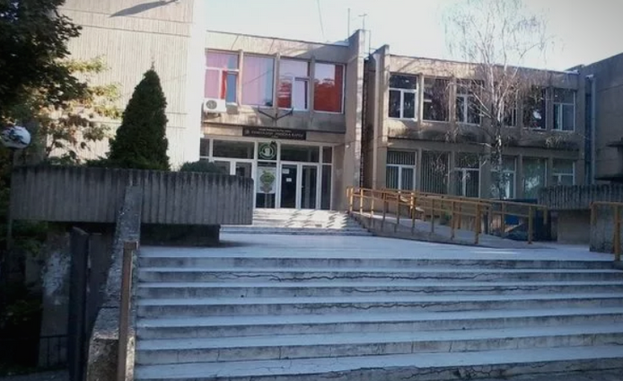 Нов сомнителен случај на коронавирус во една скопска гимназија
