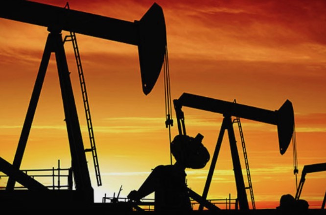 Цената на нафтата Брент првпат од 2001 година падна под 17 долари за барел
