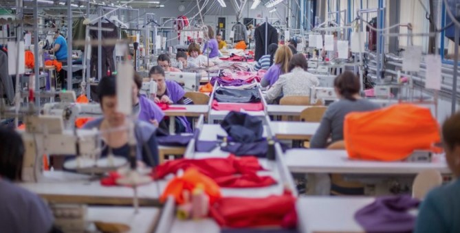 Текстилци отпуштаат работници, за власта тоа не било ништо драматично