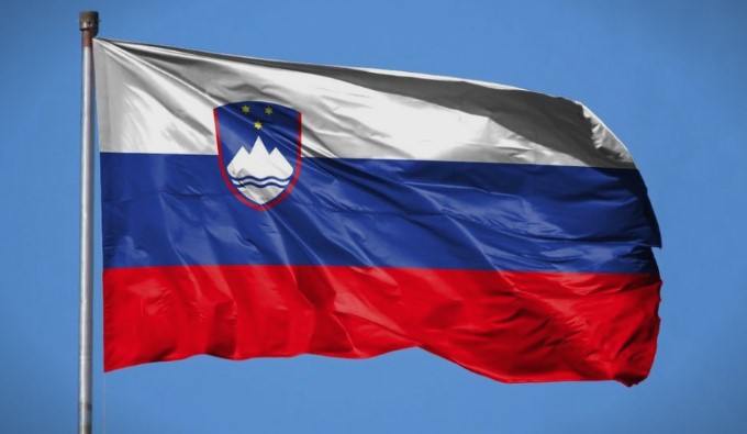 Словенија ги отвори аеродромите