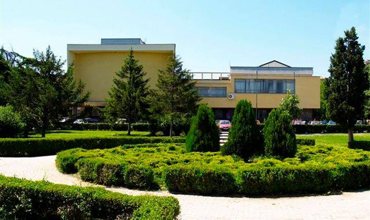 Дел од персоналот на Општина Велес и градската библиотека е во самоизолација, причина е близок заразен со Ковид-19