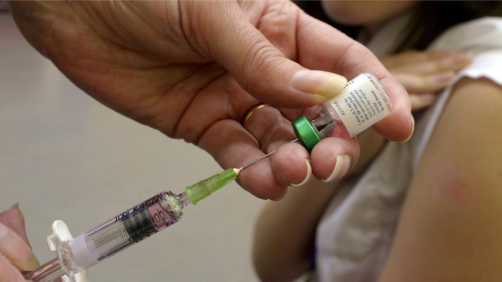 Започнува масовна вакцинација на македонското население против Ковид-19