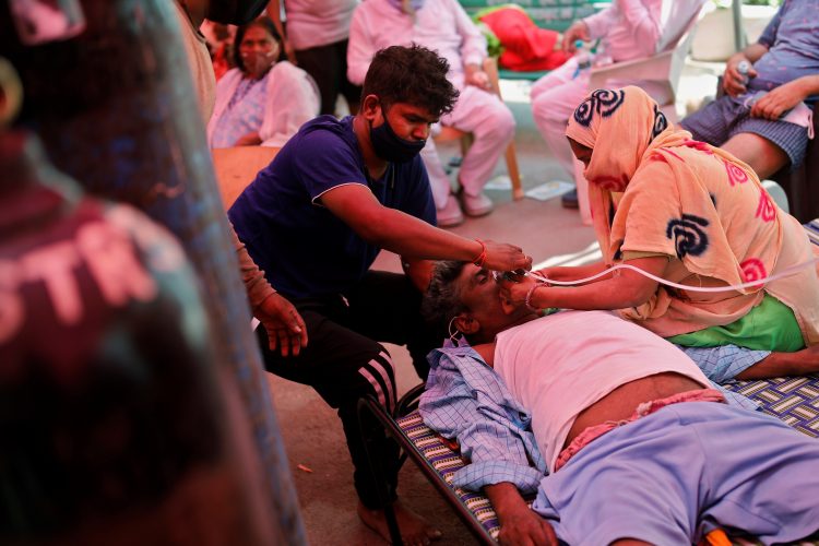 Нов рекорден број на починати во Индија, а повеќе од 400 илјади се новозаразени