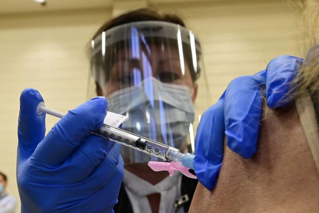 Вакцината Фајзер во САД ќе се дава и на деца од 12 до 15 години