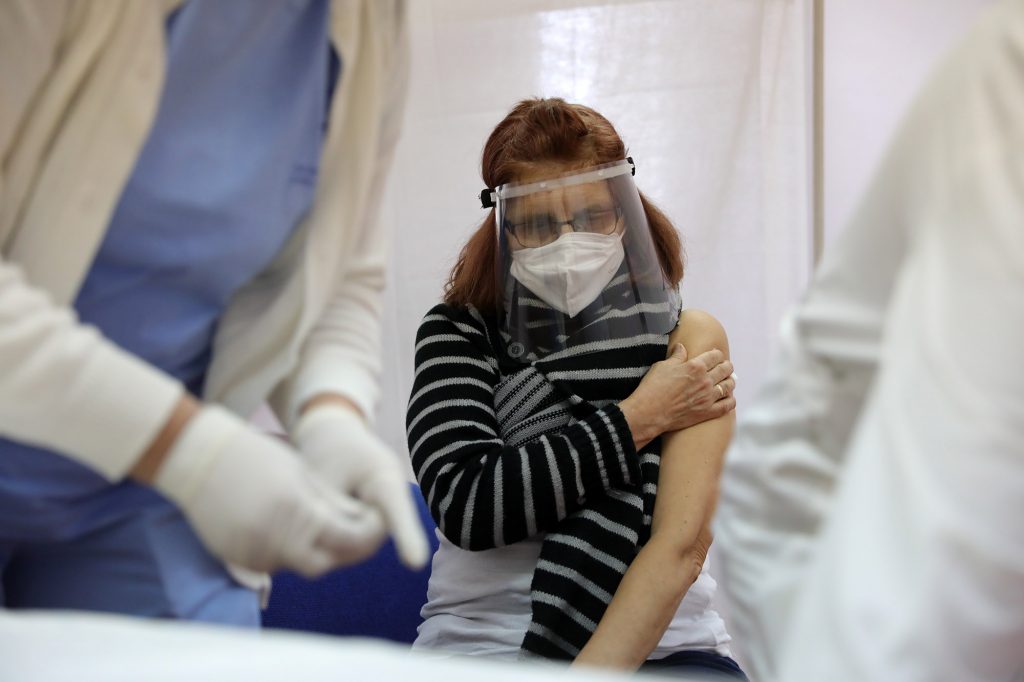 Во Македонија 35% од населението е целосно вакцинирано