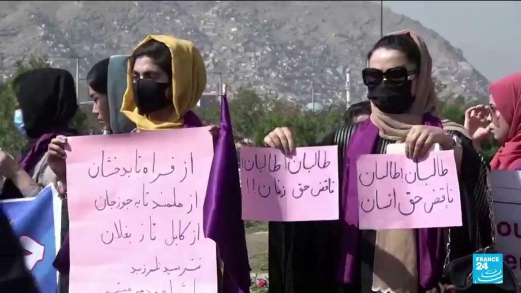 Жените во Кабул денеска на протест ги побараа своите права на работа и образование