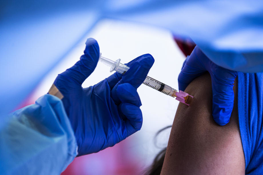 Европската комисија ја одобри седмата вакцина како бустер доза против Ковид-19