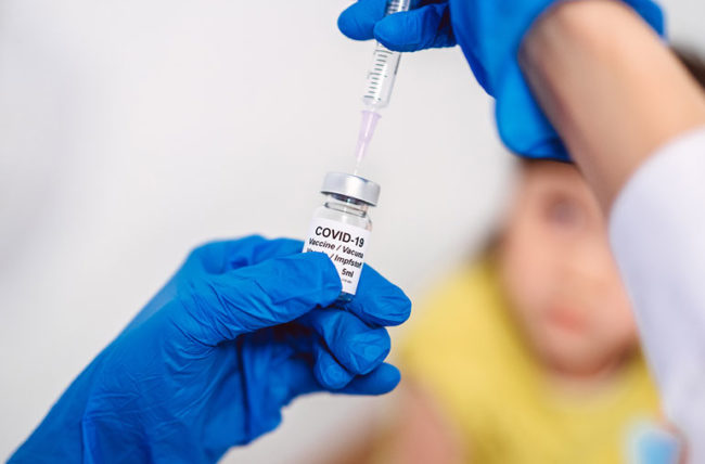 Владата на Кипар одобри имунизација со ажурираната вакцина против Ковид-19