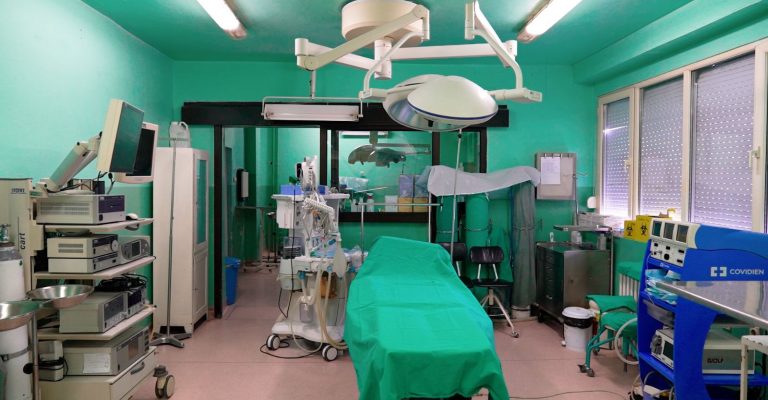 Меџити: Нов апарат за анестезија и респиратор за велешката болница