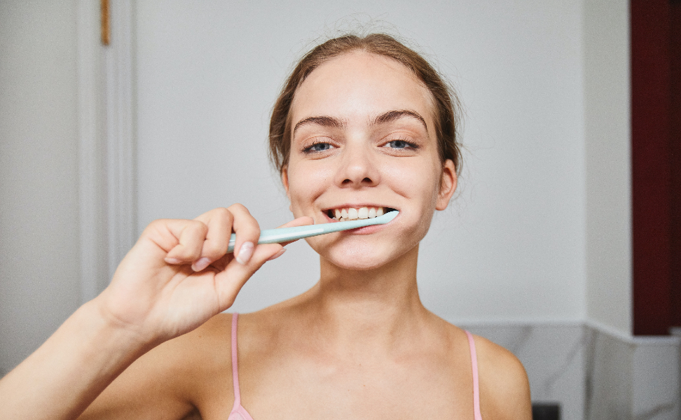 Што се случува ако го прескокнете четкањето на забите само еден ден?