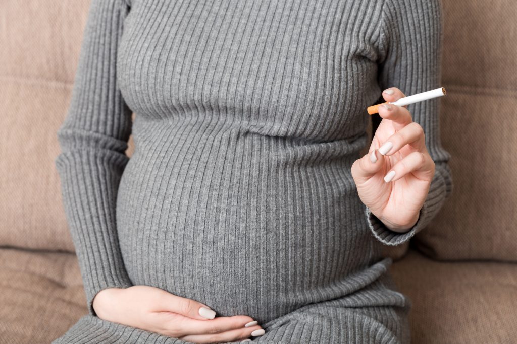 Луѓето чии мајки пушеле цигари за време на бременоста се изложени на поголем ризик од дијабетес
